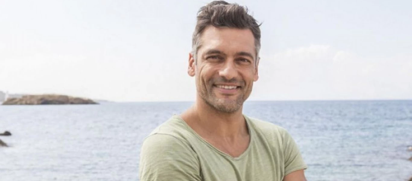 Ο Σ.Κρητικός θα γίνει για τέταρτη φορά πατέρας - Ο πρωτότυπος τρόπος που το ανακοίνωσε (βίντεο)